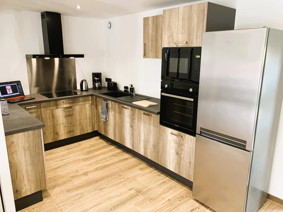 Coffee/tea facilities, Kitchen or kitchenette, dishwasher, oven, pet friendly, stove, toaster