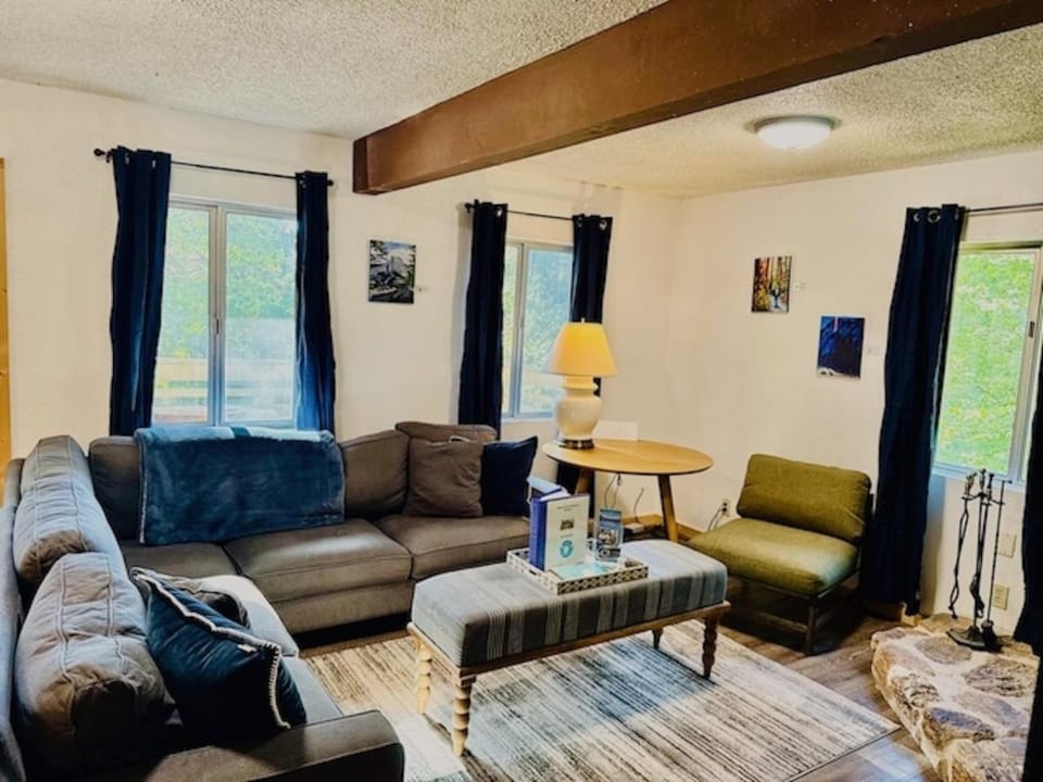 Home in Yosemite-Brookside Cottage-Sleeps 10 House in Yosemite Park Way