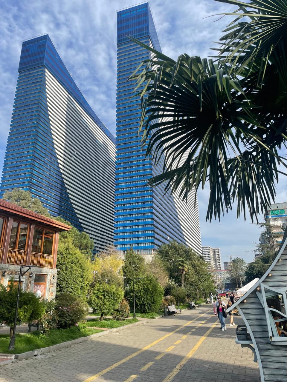 Property building, Spring, Day, Neighbourhood, City view
