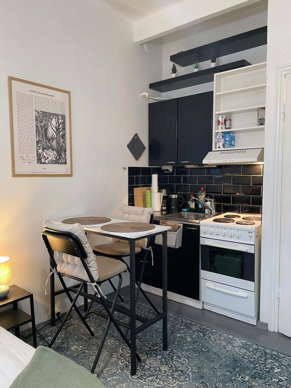Kitchen or kitchenette, Dining area, kitchen