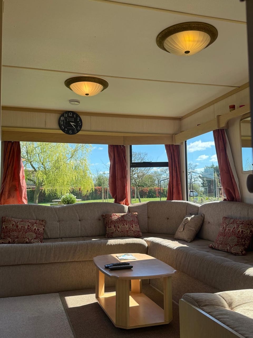 Living room, Seating area
