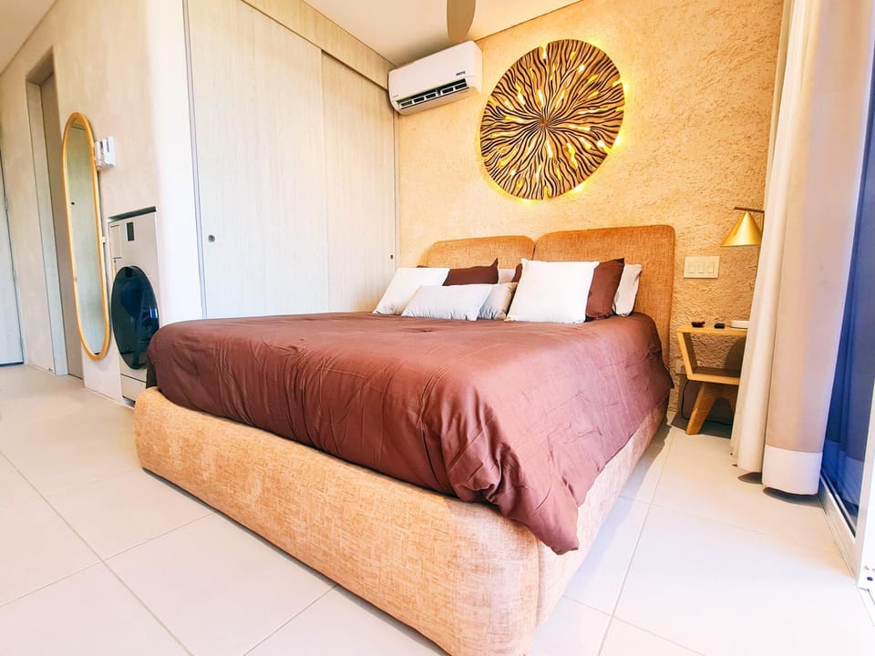 Photo of the whole room, Bedroom, air conditioner