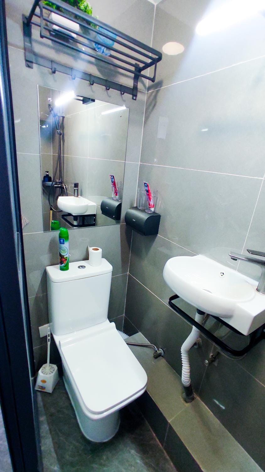 Toilet, Bathroom, bidet, towels