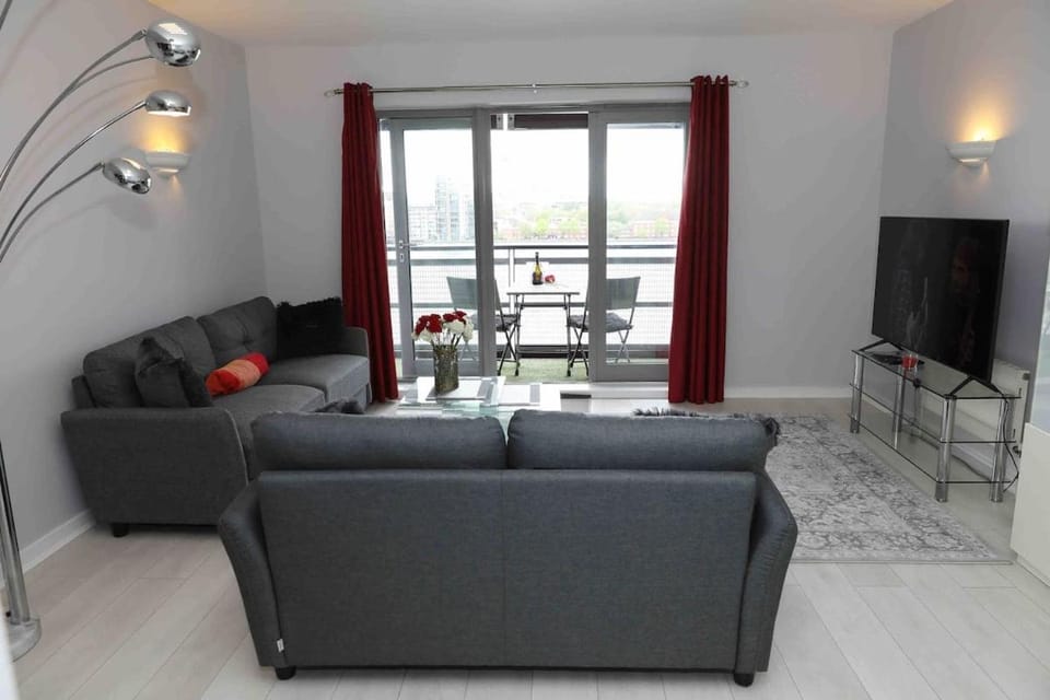 In the River Times View Apartment in London