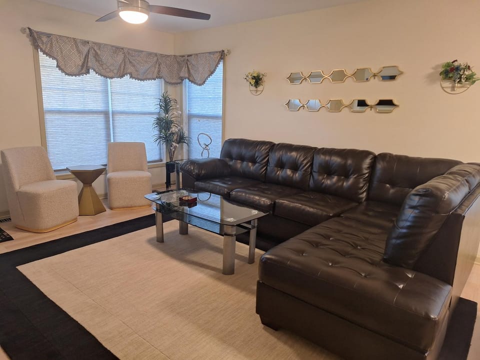 A Symphony of Class and Comfort Villa in Brighton