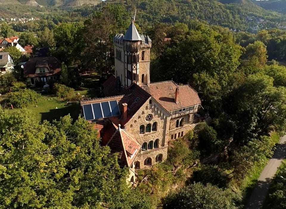 Property building, Natural landscape, Bird's eye view, Landmark view