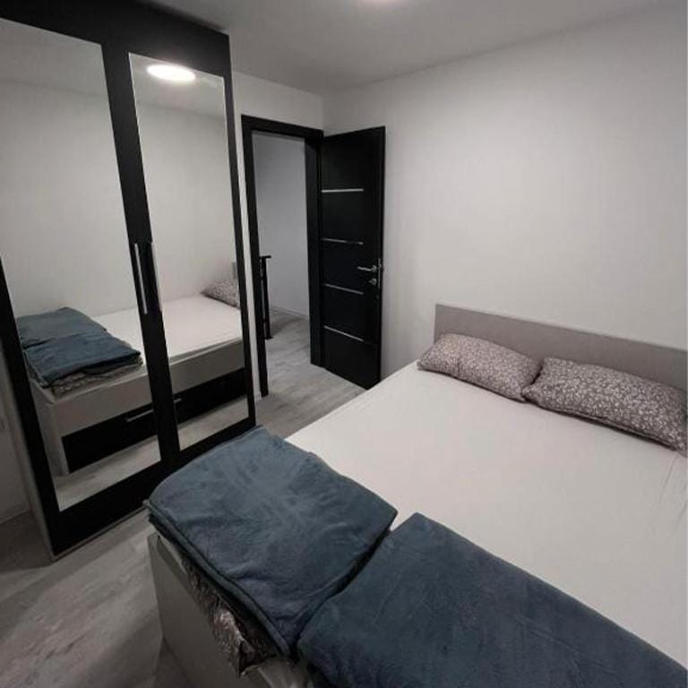 Bed, Photo of the whole room, Bedroom, wardrobe