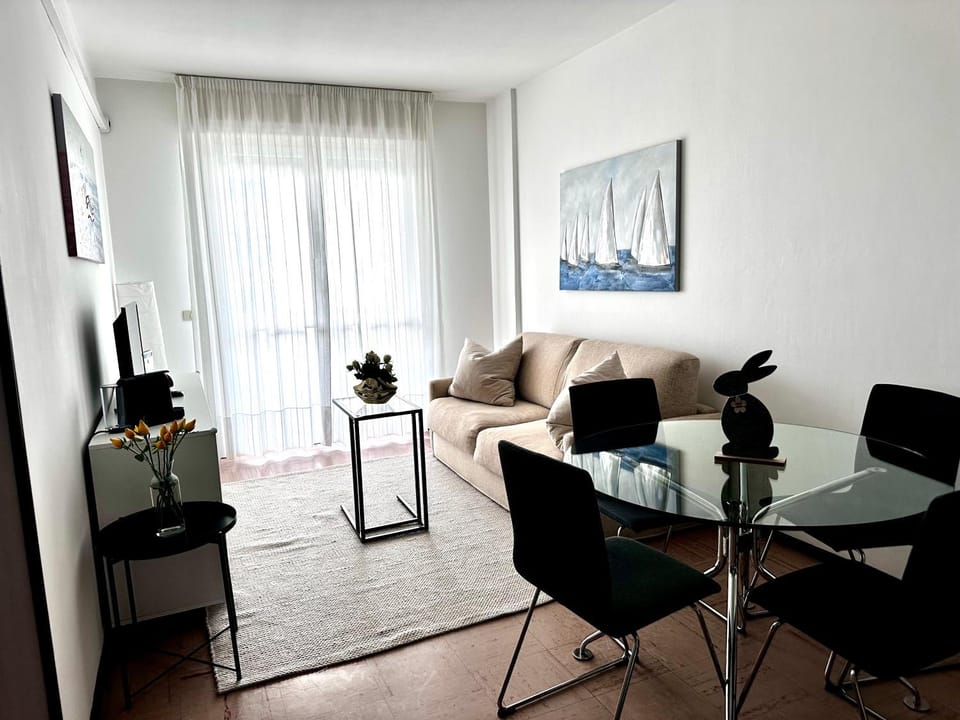 Photo of the whole room, Seating area, Dining area