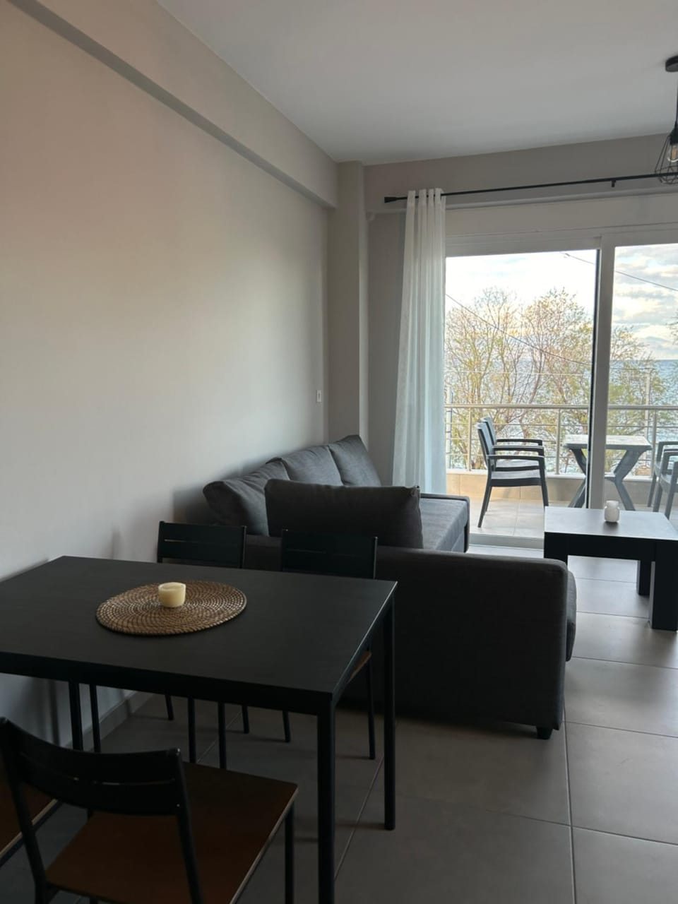Seating area, Dining area