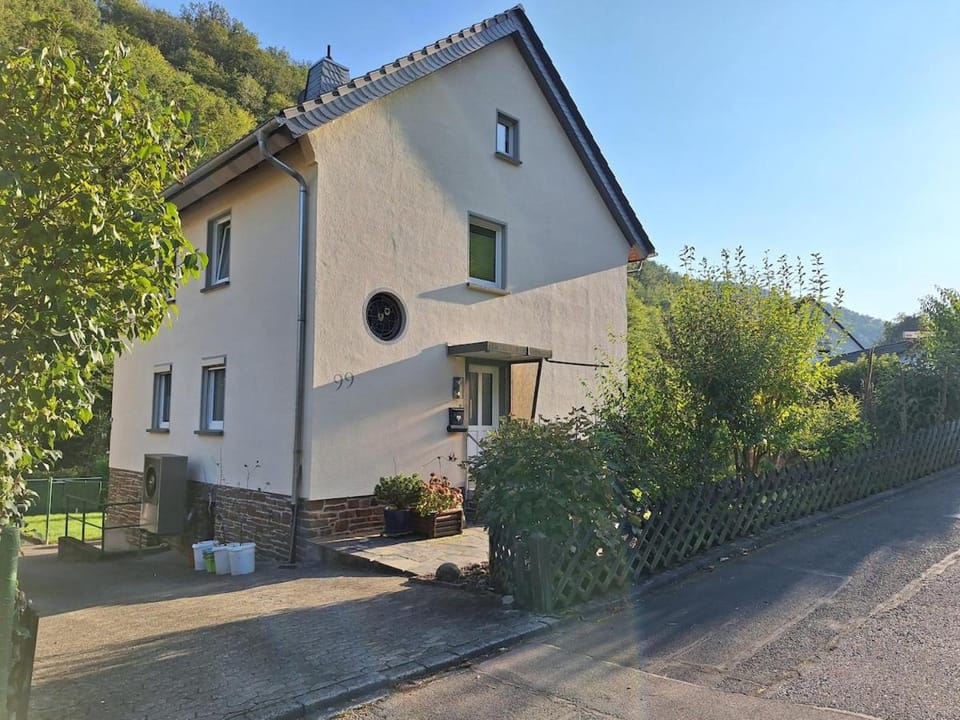 Property building, Street view