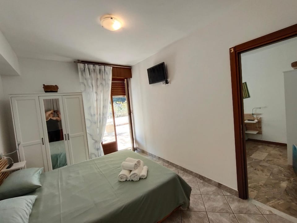 Casa Glicine Bed and Breakfast in Finale Ligure