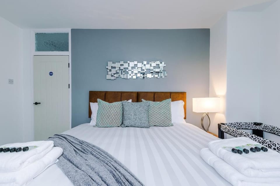 New 2 Bed House - Perfect for Contractors & Families In St Helens Weekly & Monthly Stays House in St Helens