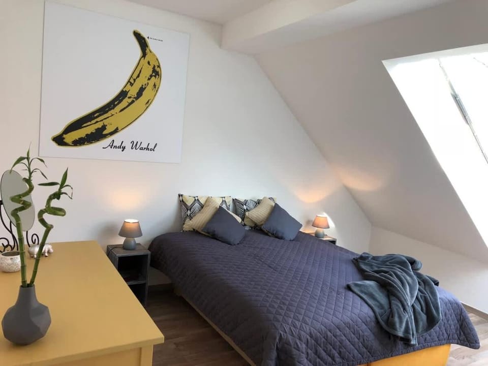 Bed, Photo of the whole room, Bedroom