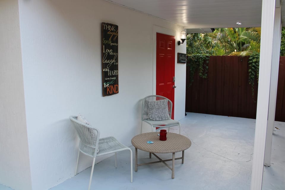 Patio, Patio, Day, Seating area