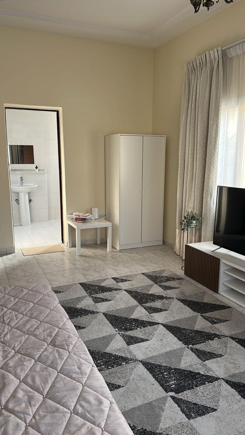 Bed, Bathroom, TV and multimedia, Bedroom