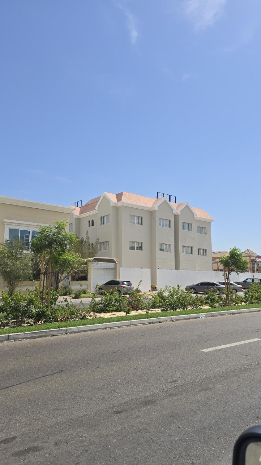 Property building, Day