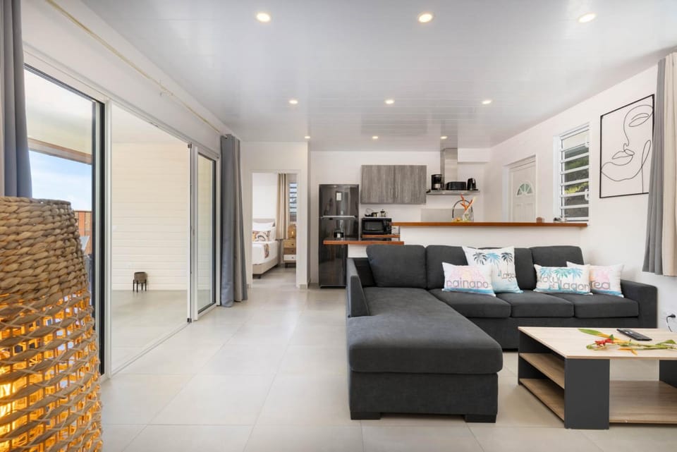 Kitchen or kitchenette, Seating area