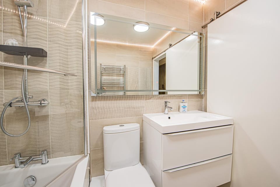 Lovely 3 bed house with Garden Apartment in City of Westminster