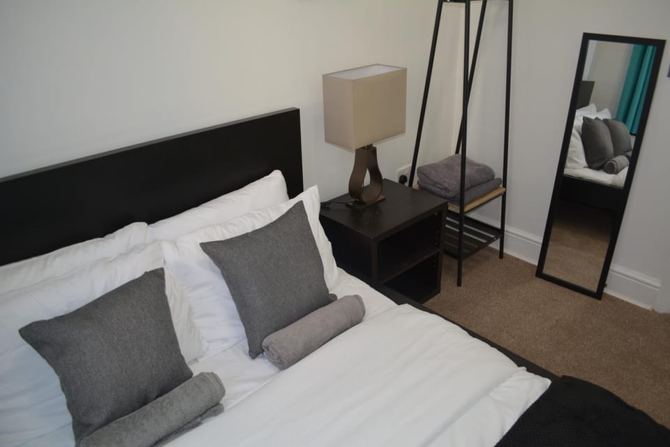 Regent Court Kensington Apartment in City of Westminster