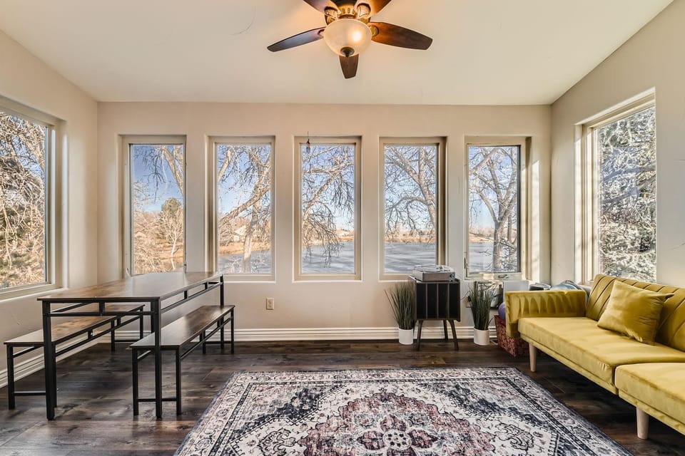 Living room, Dining area, Lake view, Lake view, Sunrise