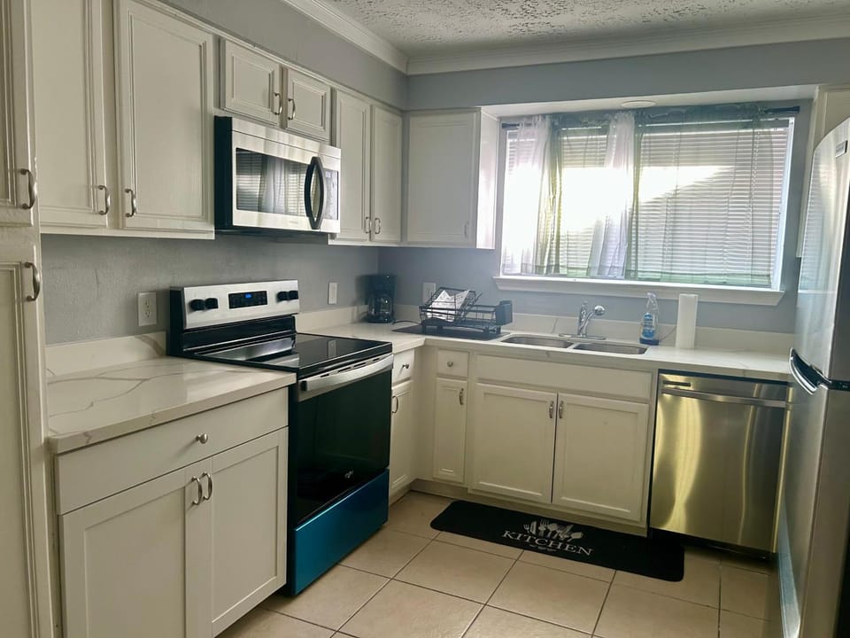 Kitchen or kitchenette, Kitchen or kitchenette