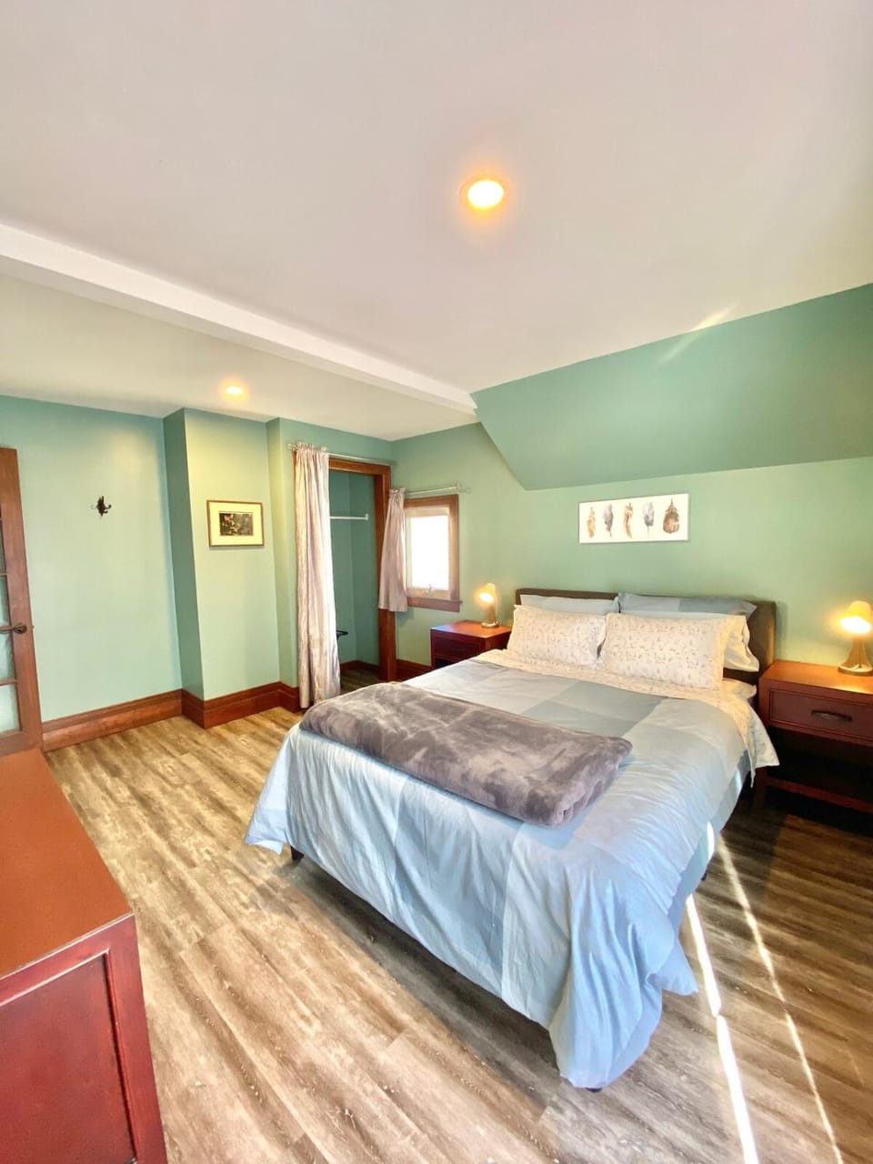 Cozy Suite-Walk to the Falls Apartment in Niagara Falls