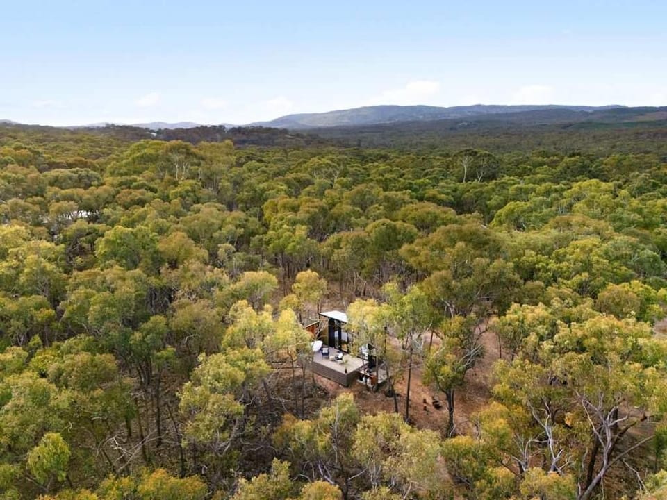 HeartStone Hill by Tiny Away House in Castlemaine