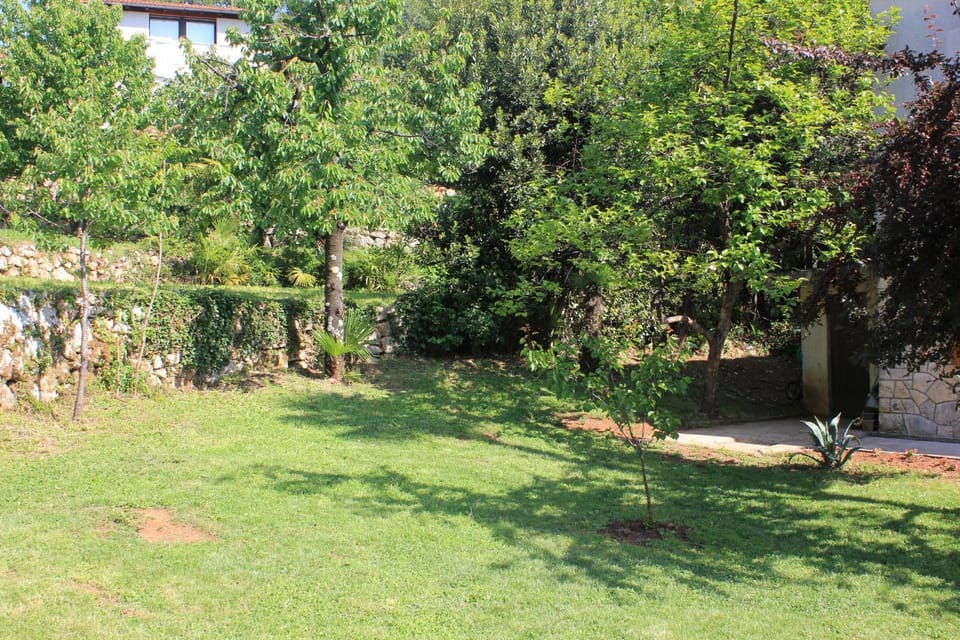 Location, children, Family