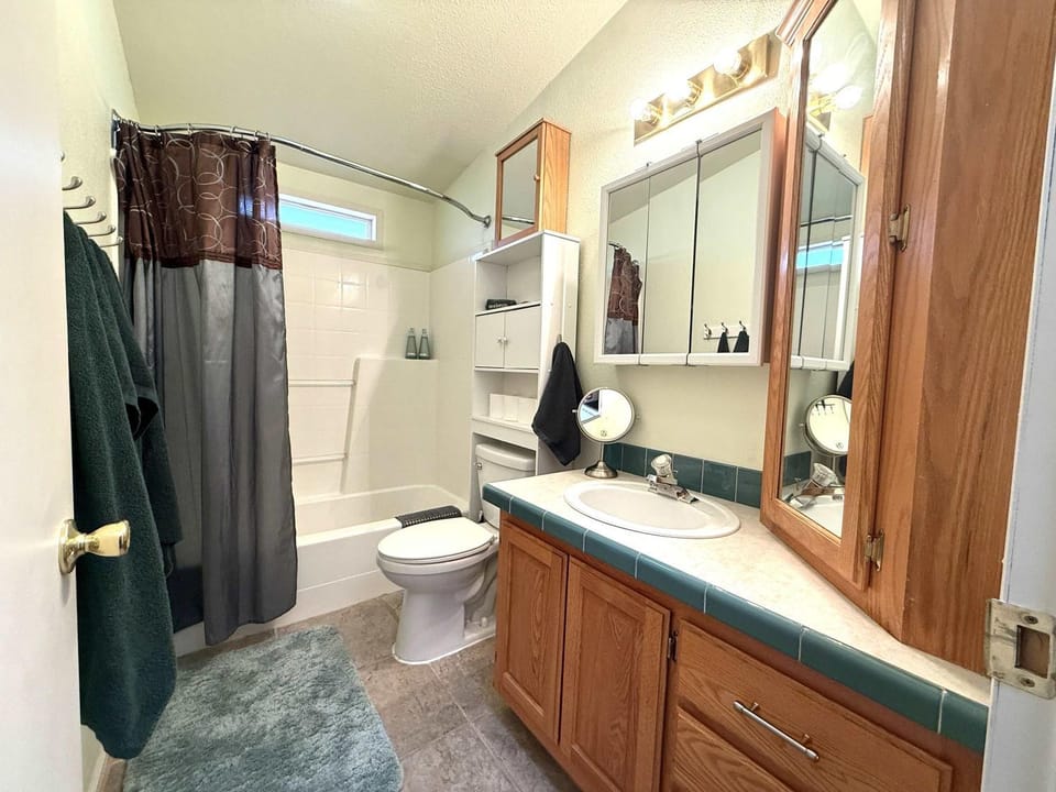 Home near Zion with private hot tub Sleeps 10 House in Kanab