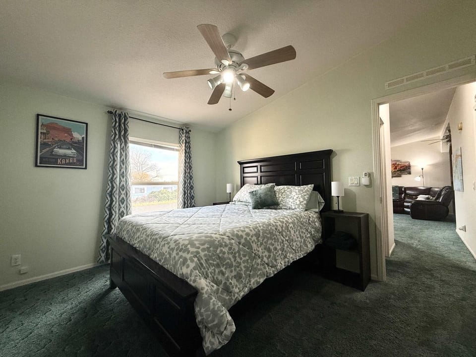 Home near Zion with private hot tub Sleeps 10 House in Kanab