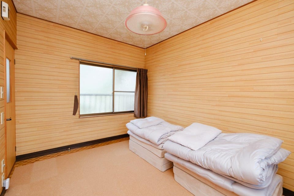 なまけ者の宿 Bed and Breakfast in Japan