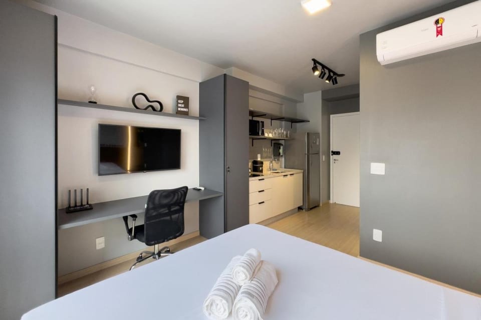 PI1201 I Estiloso e vibrante Stúdio ao lado Metro Faria Lima Apartment in Sao Paulo City