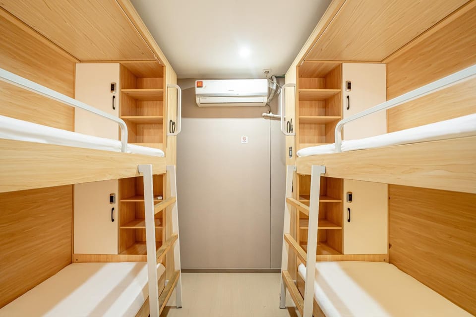 Bed, bunk bed