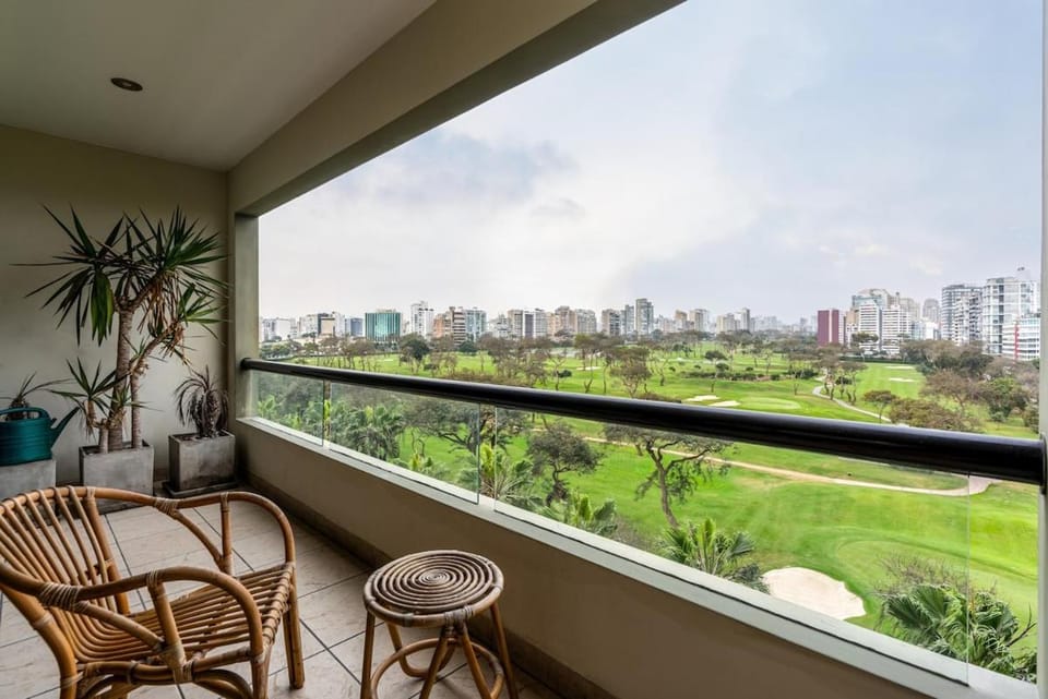 View (from property/room), Balcony/Terrace, City view