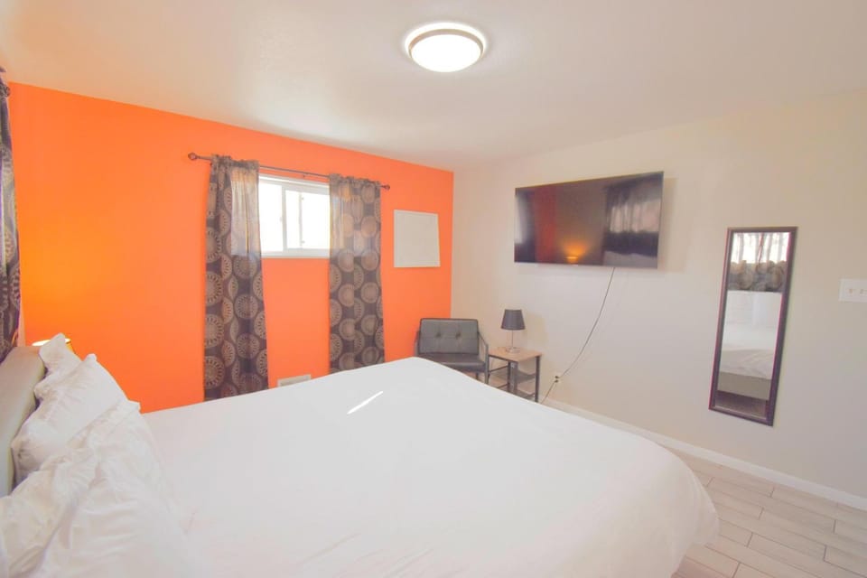 Bright & Spacious Upper Unit with Two Bedrooms in Denver Apartment in Westminster