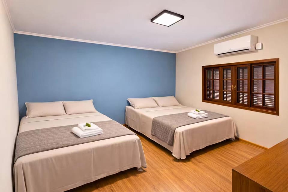 Bed, Photo of the whole room, Bedroom, air conditioner