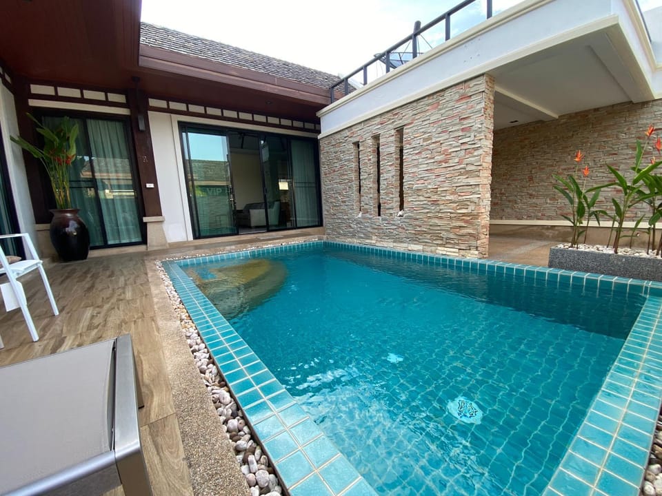 Pool view, Swimming pool