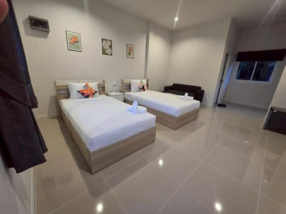 แวะมาพักโคกกลอย Wae Ma Phak Khokkoi Hotel in Khok Kloi