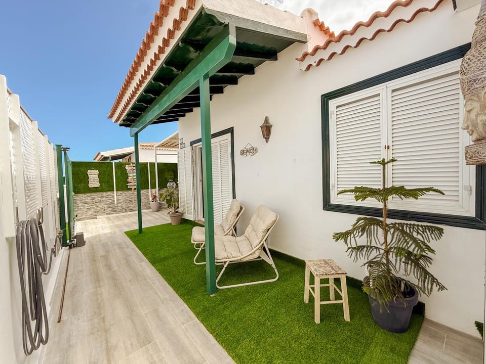 Off site, Balcony/Terrace