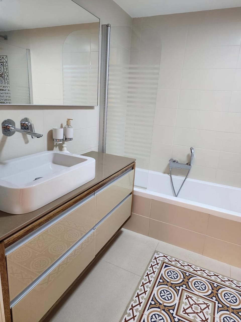 Seaview Serenity - OLD Apartment in North District