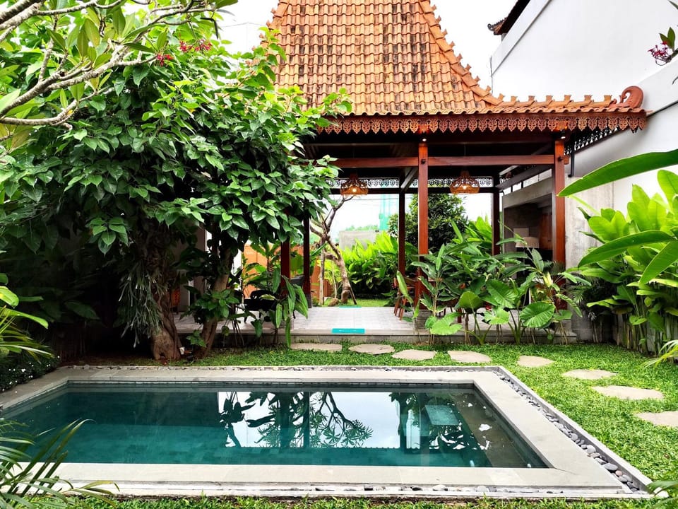 Pool view, Swimming pool