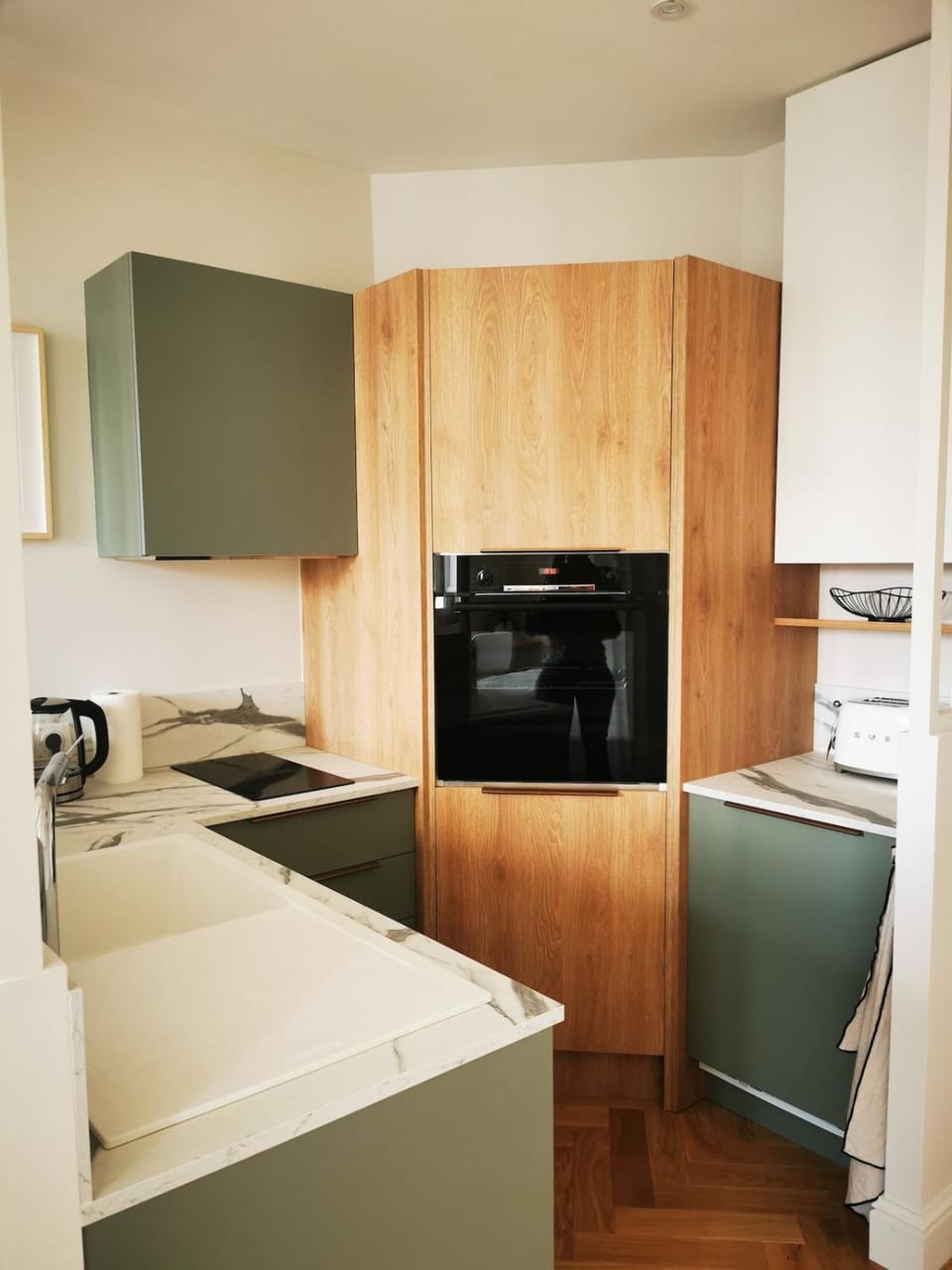 Kitchen or kitchenette, dishwasher, oven, stove