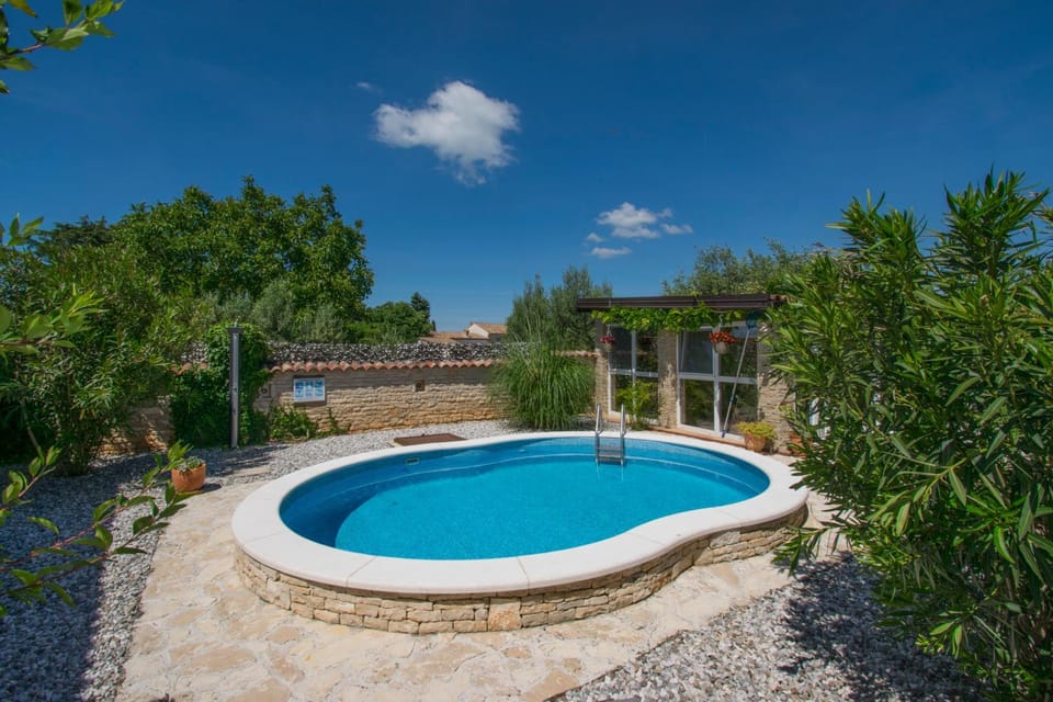 Arwen, Apartment with pool Apartment in Istria County