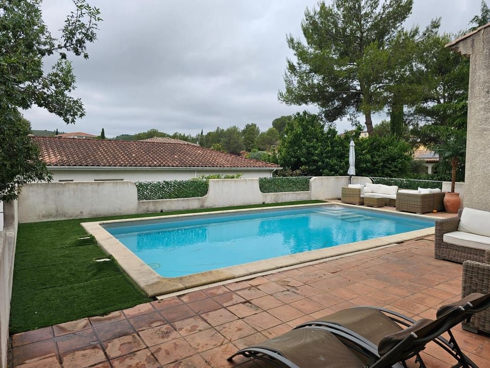 Swimming pool, Swimming pool