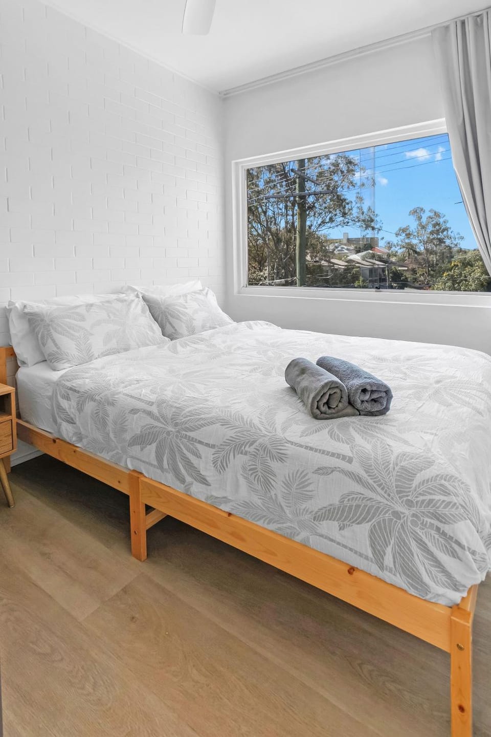 Charming 2-Bed Near River & City Apartment in Indooroopilly