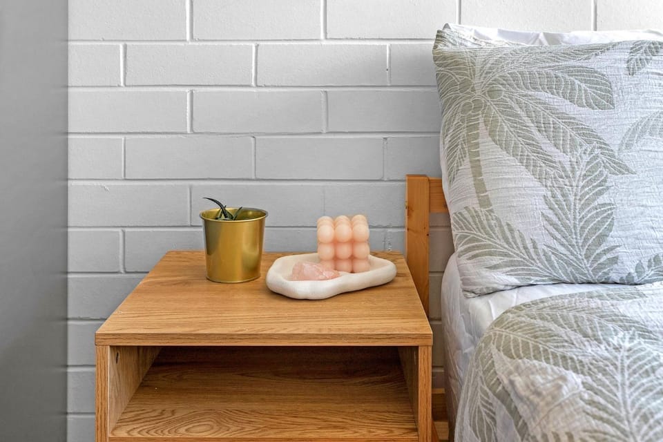 Charming 2-Bed Near River & City Apartment in Indooroopilly