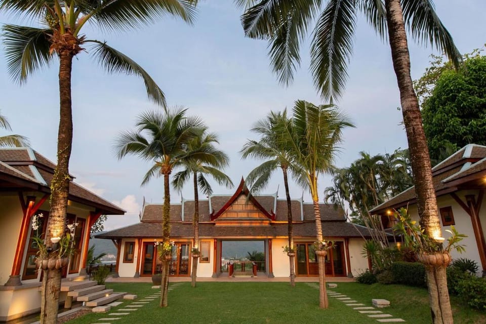 Villa Talaefun - Luxury Oceanfront Fully Serviced Villa in Kamala