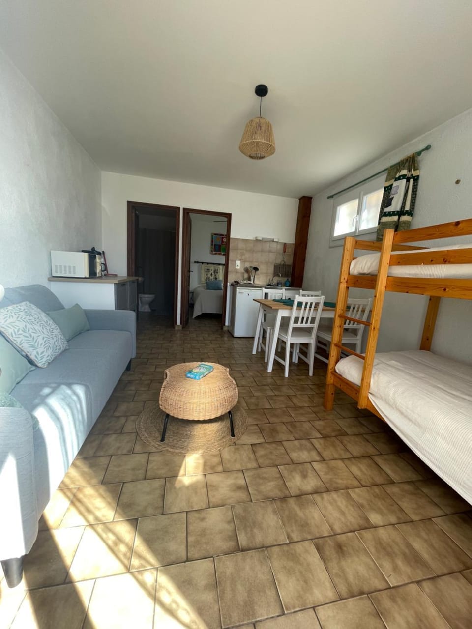 Kitchen or kitchenette, Living room, Dining area, bunk bed