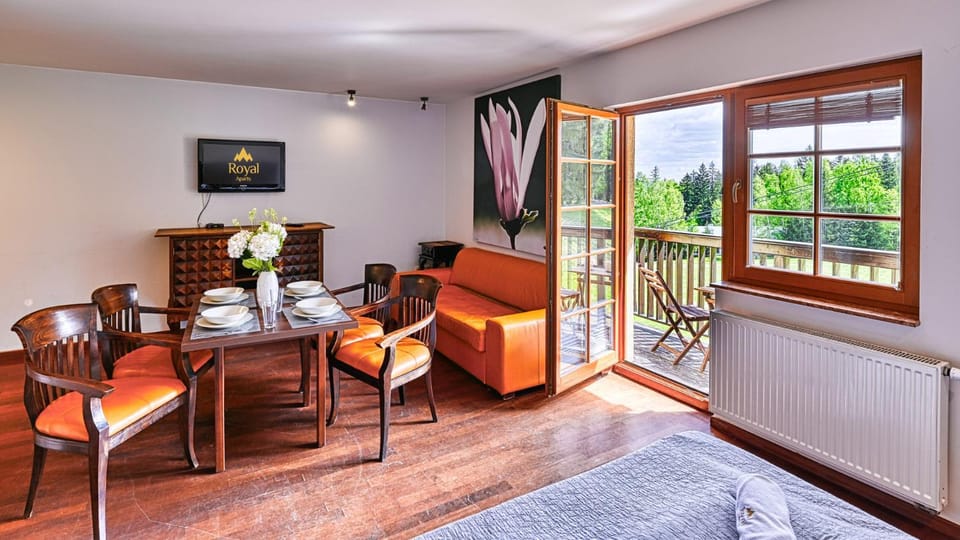 TV and multimedia, Balcony/Terrace, Seating area, Dining area