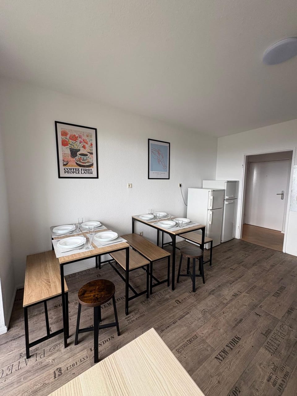 Kitchen or kitchenette, Seating area, Dining area